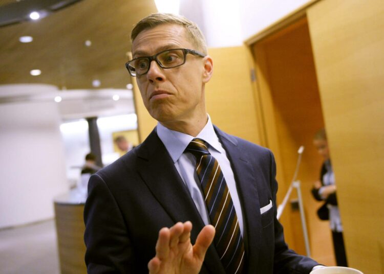 Alexander Stubb väläytti päivähoitomaksujen korottamisen peruuttamista.