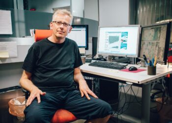 – Kone voi ennustaa lämpötilan Helsingin keskustaan, mutta ero mantereen ja rannikon välillä voi olla kymmenen astetta, Pekka Pouta kertoo.