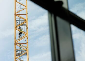 Vasemmistoliitto vaatii pelastuspakettia rakennusalalle.