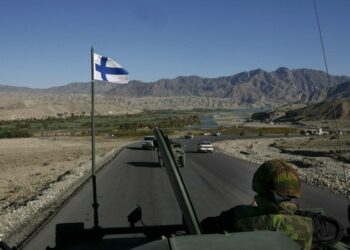 Puolustusministeri Jyri Häkämies esittää nyt, että Afganistanin kriisinhallintaoperaation tavoitteita on harkittava uudelleen.