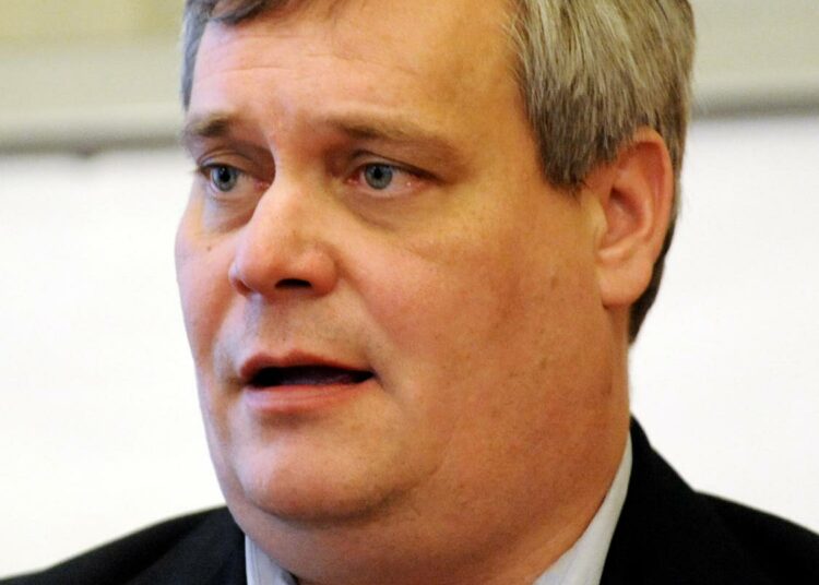 Toimihenkilöunionin puheenjohtaja Antti Rinne johtaa yhteistä projektiorganisaatiota.