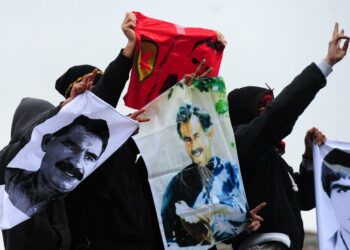 Kurdit osoittivat mieltään Turkin keskusvaalilautakunnan ehdokaspäätöstä vastaan viime viikolla Istanbulissa.