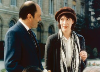 Kino: Kukin makunsa mukaan on omedia hyvästä mausta ja huonoista tavoista. Kuvassa Jean-Jacques Castella (Jean-Pierre Bacri) ja Clara Devaux (Anne Alvaro).