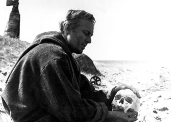 Grigori Kozintsev kuului Lenfilmin ja koko Neuvostoliiton ohjaajasuuruuksiin. Hän on tunnettu erityisesti Shakespearen näytelmiin perustuvista elokuvistaan Hamlet vuodelta 1964 (kuva) ja Kuningas Lear vuodelta 1971.