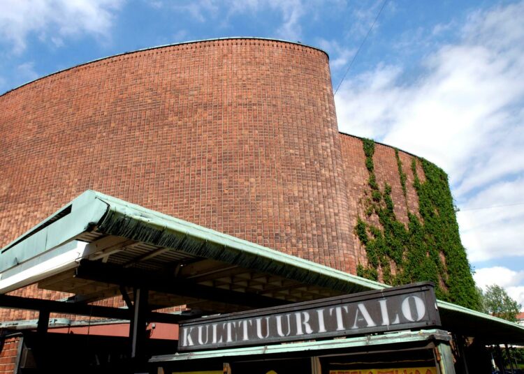 Uudistunut Kulttuuritalo kerää nyt yleisön muistoja, tarinoita ja kuvamateriaalia.