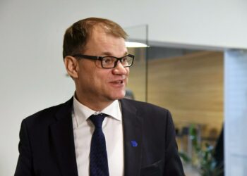 ”Sipiläcare” nostaisi terveydenhuollon kustannuksia tutkijoiden arvion mukaan noin kahdella prosentilla bkt:sta eli noin 4 miljardilla eurolla, sanoi Kalevi Kivistö.