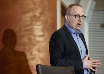 Ihmiset eivät kaipaa lisää keppiä, sanoo SAK:n puheenjohtaja Jarkko Eloranta.