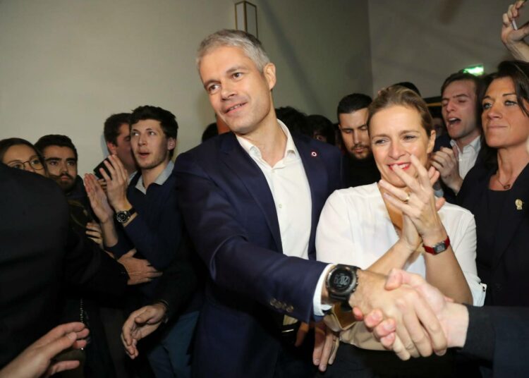 Tasavaltalaisten uusi johtaja Laurent Wauquiez juhli voittoaan sunnuntaina.