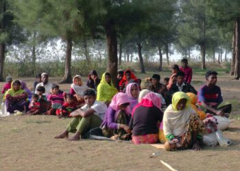 Rohingya-pakolaisia Teknafissa Bangladeshissa.