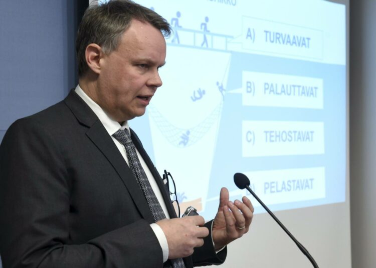 Professori Juho Saaren (kuva) eriarvoisuustyöryhmän ehdotukset julkistettiin keskiviikkona.