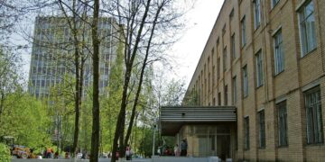 Moskovan fysiikan ja tekniikan yliopisto Fiztekh on toinen puhtain paperein tiedevilppitarkastuksista selvinneistä korkeakouluista.