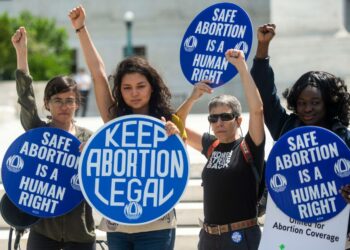 Abortin puolustajia mielenosoituksessa Washingtonissa.