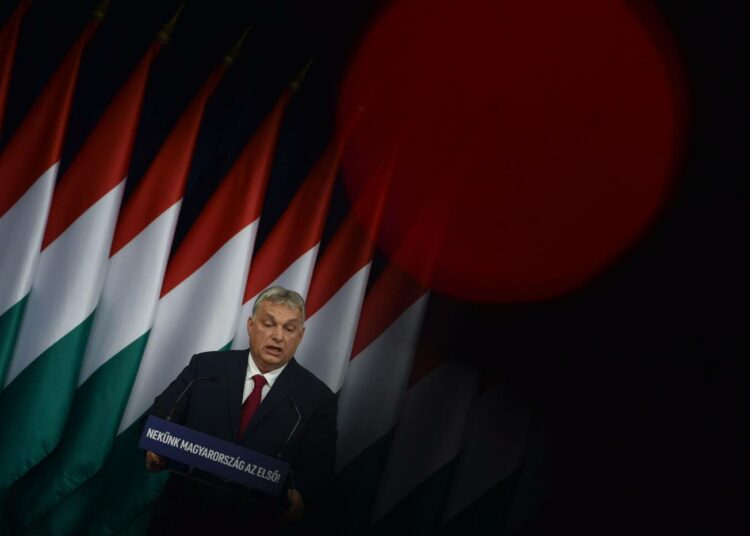 Unkarin pääministeri Viktor Orbán pitämässä puhetta Budapestissa helmikuussa.