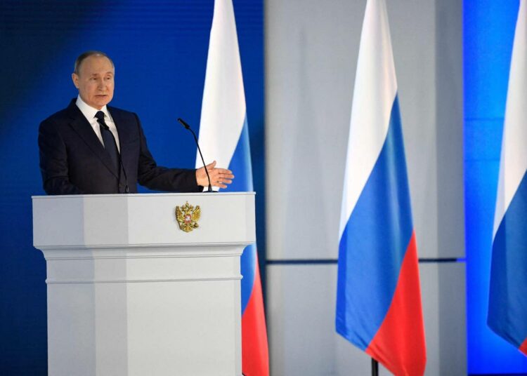 Presidentti Vladimir Putin muistutti Venäjän jatkavan asevoimiensa, myös ydinaseiden kehittämistä.