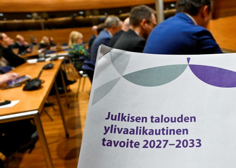 Velkajarrutyöryhmä esitteli raporttinsa tänään.