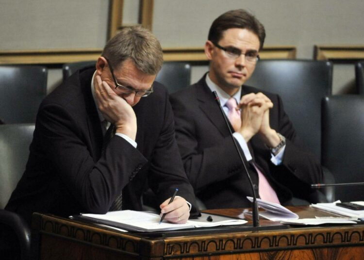Pääministeri Matti Vanhanen ja valtiovarainministeri Jyrki Katainen eduskunnan Kreikka-lisätalousarvion käsittelyssä keskiviikkona.