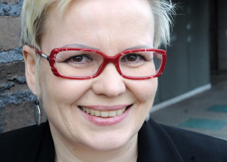 Sirnö aloittaa työt näytelmäkirjailijoiden kanssa.