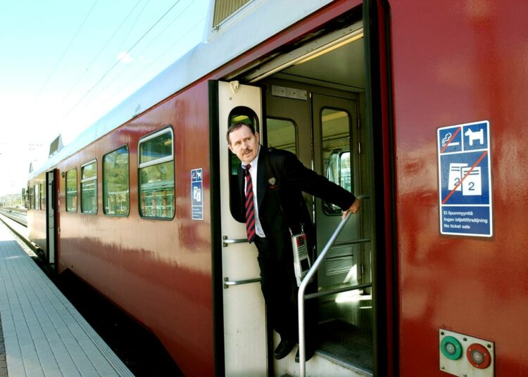VR järjestää syksyllä kaksi konduktöörikurssia, mutta ne eivät helpota nykyistä tilannetta.