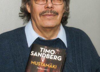 Timo Sandbergin palkittu Mustamäki ilmestyy Japanissa kovassa seurassa.