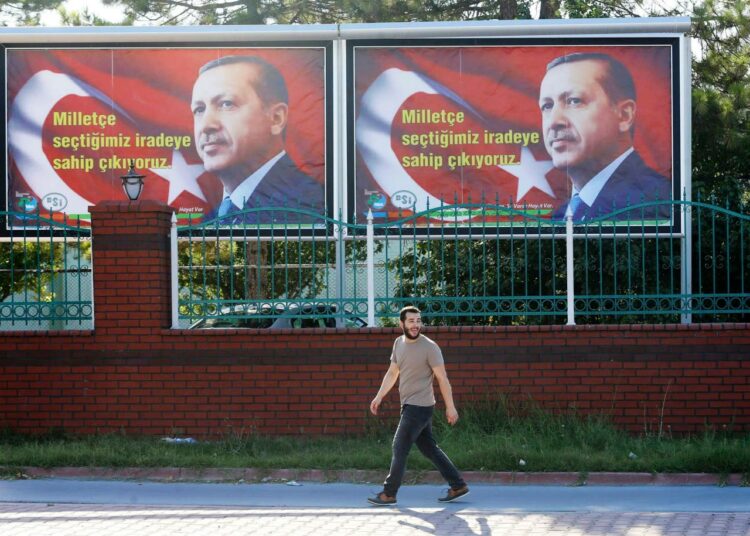 Turkki on kääntynyt yhä autoritaarisempaan suuntaan kesän vallankaappausyrityksen jälkeen.