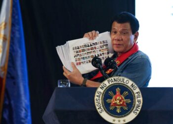 Filippiinien presidentti Rodrigo Duterte on yllyttänyt poliiseja murhaamaan ihmisiä ”huumeiden vastaisessa sodassa”.