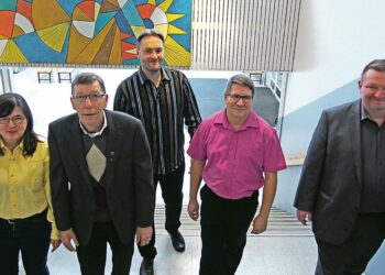 Vasemmistoliitolla on Nousiaisissa entisen kahden sijaan nyt viisi kunnanvaltuutettua. Vasemmalta: Anne Laiho-Hongisto, Reima Sjöroos, Jukka Järvenpää, Markku Ikävalko ja Raimo Kytömaa.