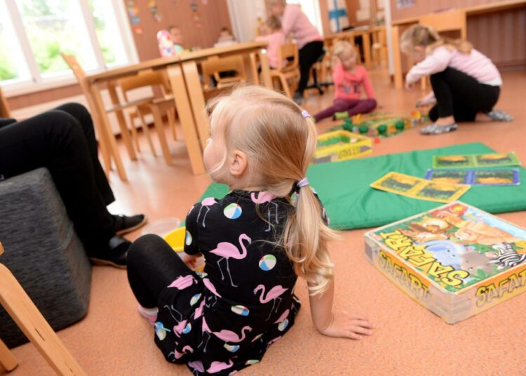 Työaikalain muutokset lisäisivät jaksotyön käyttöä sosiaali- ja terveydenhoitoalalla ja päiväkodeissa, jotka voivat olla auki aamukuudesta yhteentoista illalla.