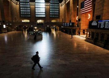 New Yorkin Grand Central -asemalla oli sunnuntaina tyhjää.