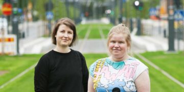 Eveliina Koskiranta (vas.) ja Mari Uusivirta näkevät nuoret aktivistit hyvänä esimerkkinä siitä, miten arkielämässä voi ottaa kantaa omien arvojen ja asioiden puolesta.