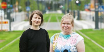 Eveliina Koskiranta (vas.) ja Mari Uusivirta näkevät nuoret aktivistit hyvänä esimerkkinä siitä, miten arkielämässä voi ottaa kantaa omien arvojen ja asioiden puolesta.