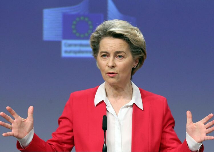– Meidän on rokotettava niin monta eurooppalaista kuin mahdollista niin nopeasti kuin pystymme, vakuuttelee Euroopan komission puheenjohtaja Ursula von der Leyen.