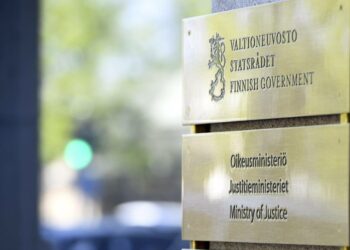 Työryhmä ehdottaa, että poliisin osaamista maalittamisjuttujen tutkinnassa lisätään ja poliisilaitosten välisiä eroja pienennetään.