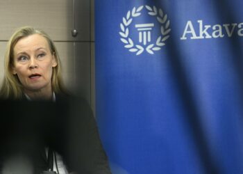 Puheenjohtaja Maria Löfgren kertoi medialle Akavan suunnitelisita maanantaina.
