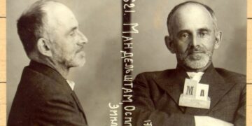 Runoilija Osip Mandelštam vankilakuvassa vuonna 1934.