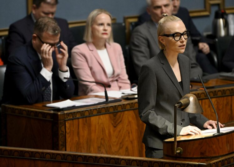 Minja Koskela ennusti tänään keskiviikkona eduskunnassa nälkää, velkaa ja työttömyyttä.