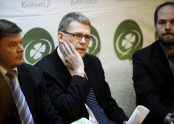 Pääministeri Matti Vanhanen ei pidä itseään jäävinä Nuorisosäätiön avustusten suhteen.