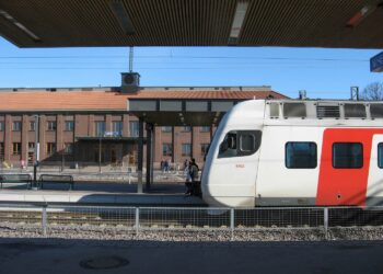 Radanvarren uudisrakentaminen tuo Lahteen uuden matkakeskuksen. Kuva nykyiseltä rautatieasemalta.