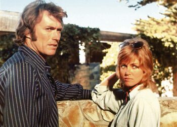 Clint Eastwoodin ensimmäinen ohjaustyö on piinaava jännityselokuva radio-juontajasta. Kuvassa Donna Mills ja Clint Eastwood.