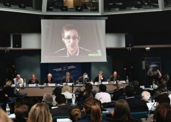 Edward Snowden puhui Euroopan neuvostolle videolinkin välityksellä Moskovasta.