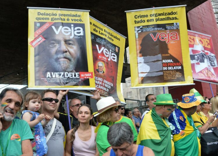 Mielenosoitus hallitusta vastaan Sao Paulossa elokuun puolivälissä.