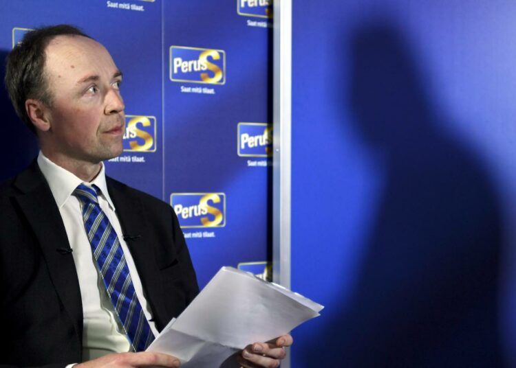 Jussi Halla-aho ehti johtaa puoluetta neljä päivää ennen kuin se menetti enemmistön kansanedustajistaan.