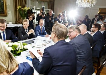 Neuvottelut ensi vuoden talousarviosta alkavat pääministerin virka-asunnolla Kesärannassa keskiviikkona. Näin leppoisasti neuvotteluja aloitettiin vuosi sitten.