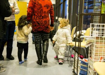 Moni turvapaikanhakija unelmoi työpaikasta, mutta työperustaisen oleskeluluvan saanti ei käy helposti.