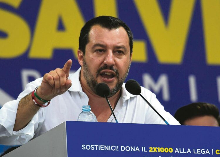 Äärioikeistolaista Legaa johtavan varapääministeri Matteo Salvinin mielestä kymmenkohtainen rokotusohjelma on liikaa.