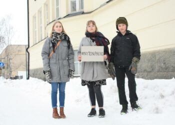 Emilia Hakkarainen, 19, Aino Korpinen, 16, ja Otso Mehtätalo, 15, ovat joensuulaisia ilmastoaktivisteja.