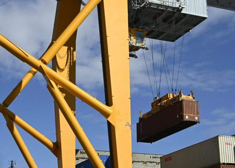 Suomen kansantuote on supistunut koko vuoden.