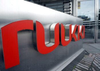 Rautaruukin henkilöstö on osallistunut tulosparannusohjelman laatimiseen ja saa nyt kiitokseksi yt-neuvottelut, kansanedustaja Risto Kalliorinne paheksuu.
