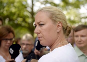 Vakava Jutta Urpilainen marssitti VM:n virkamiehet ministeriön sisäiseen budjettiriiheen valmistelemaan rakenneuudistuksia.
