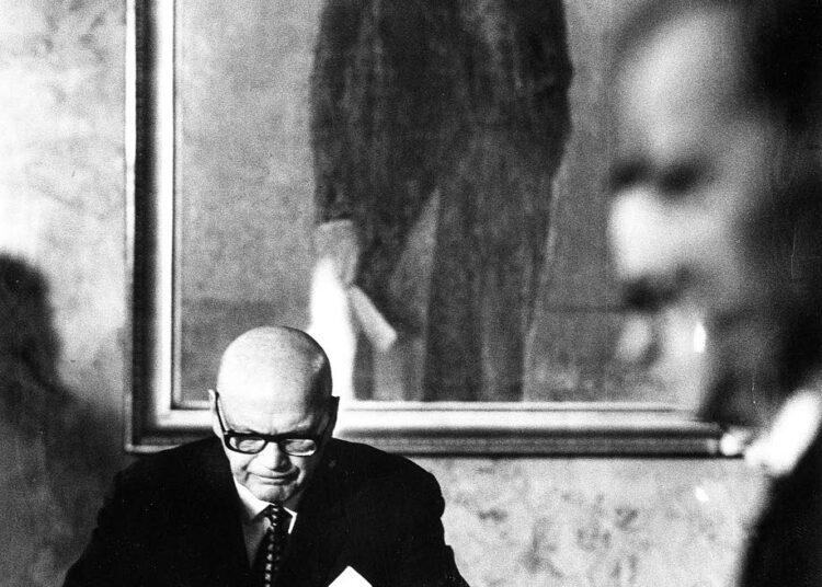 Antti Kujalan uusi teos pohtii, mikä rooli Urho Kekkosella ja Neuvostoliitolla oli suomalaisten puolueiden ajatusmaailmassa ja toimissa.