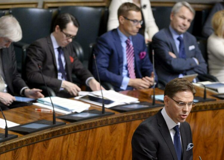Pääministeri Jyrki Kataisen (kok.) esittelemään hallituksen peruslinjaan ei soraääniä kuulunut oppositionkaan riveistä.